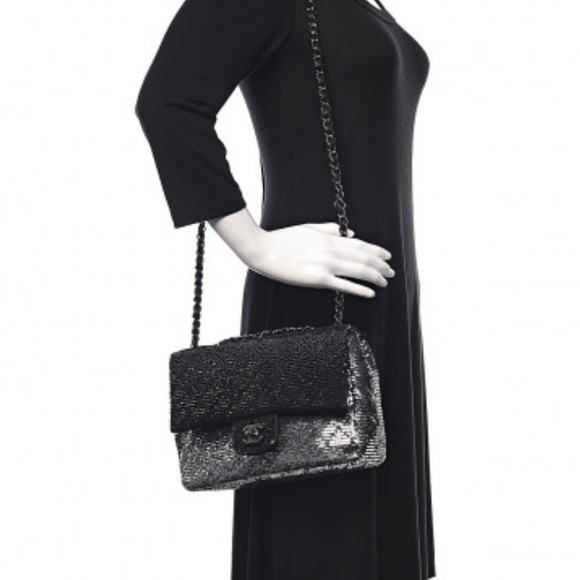 Authentic Chanel sequin flap bag - Picture 9 of 11